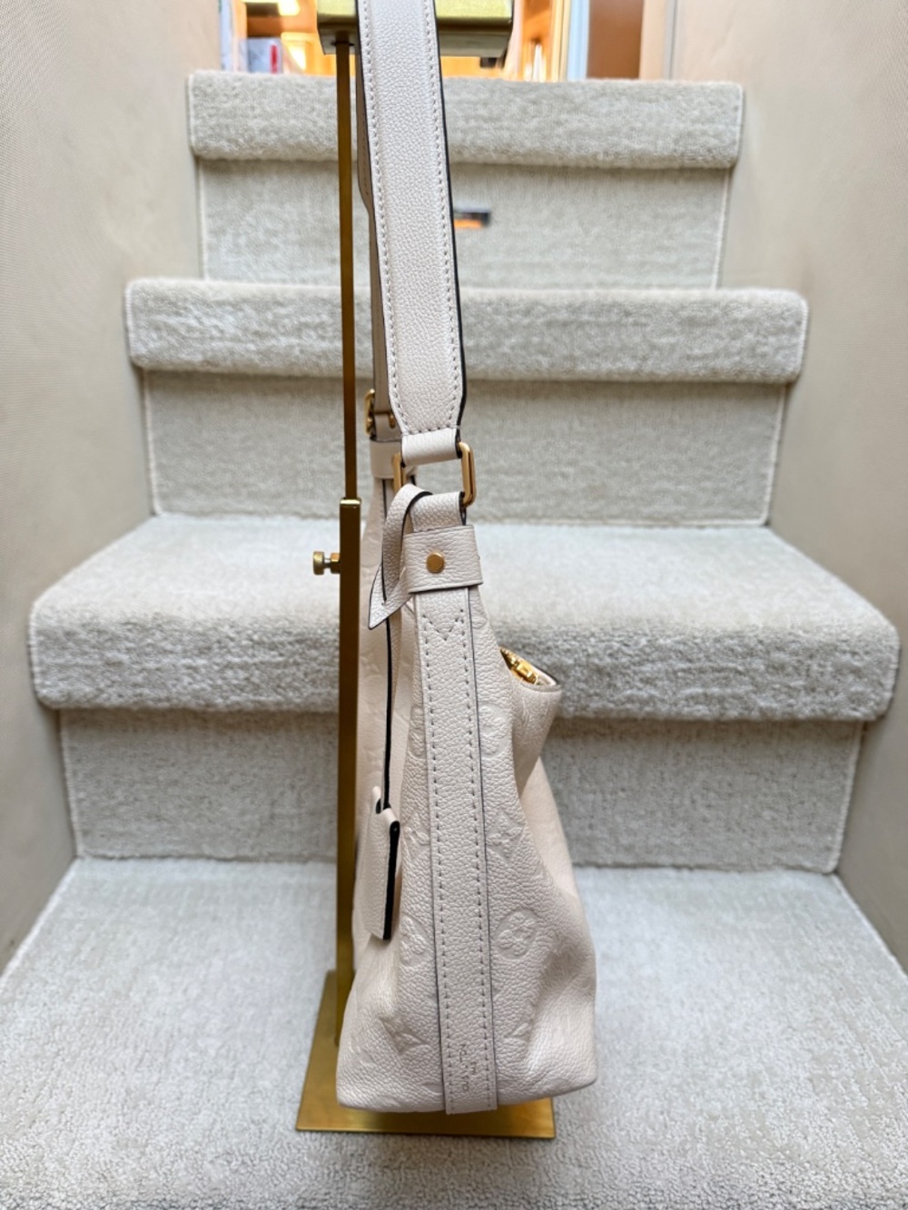 Louis Vuitton Empreinte Monogram Sac Sport in Cream Pre-Owned - Picture 10 of 16